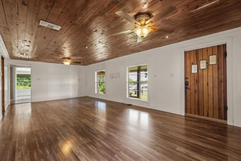 505 N Willis Street Daingerfield TX 75638