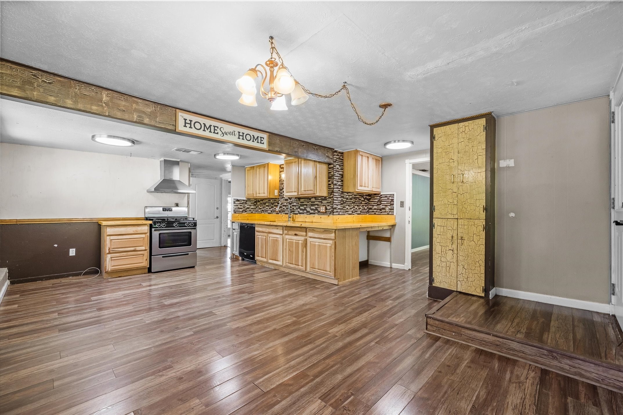 505 N Willis Street Daingerfield TX 75638