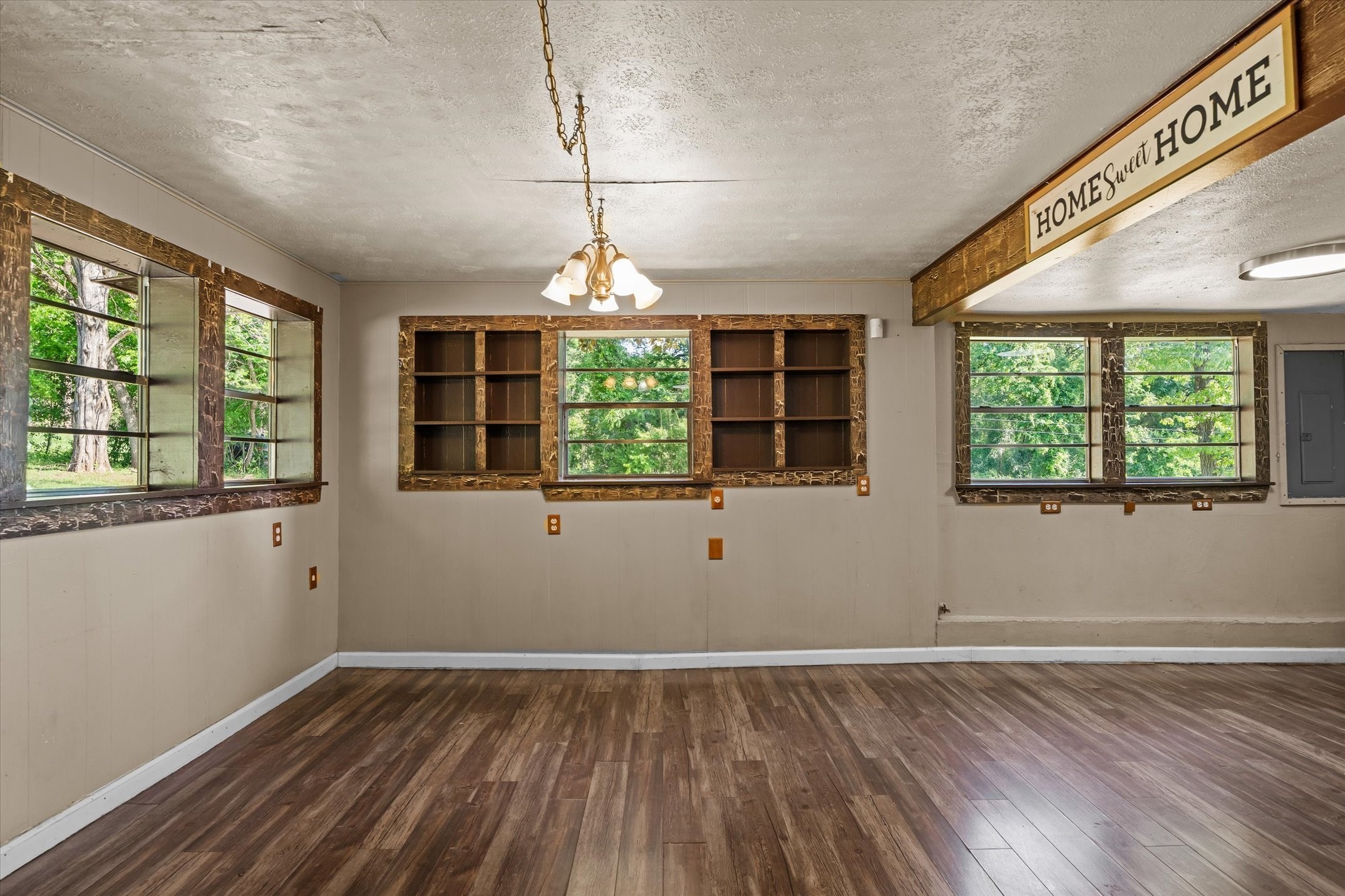 505 N Willis Street Daingerfield TX 75638