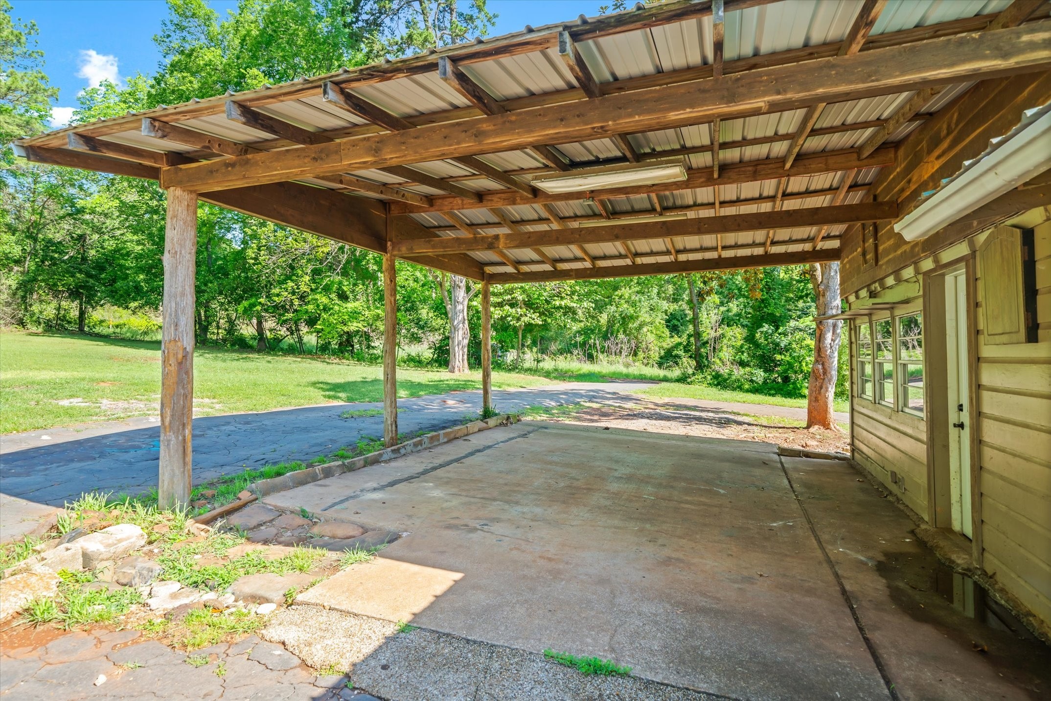 505 N Willis Street Daingerfield TX 75638