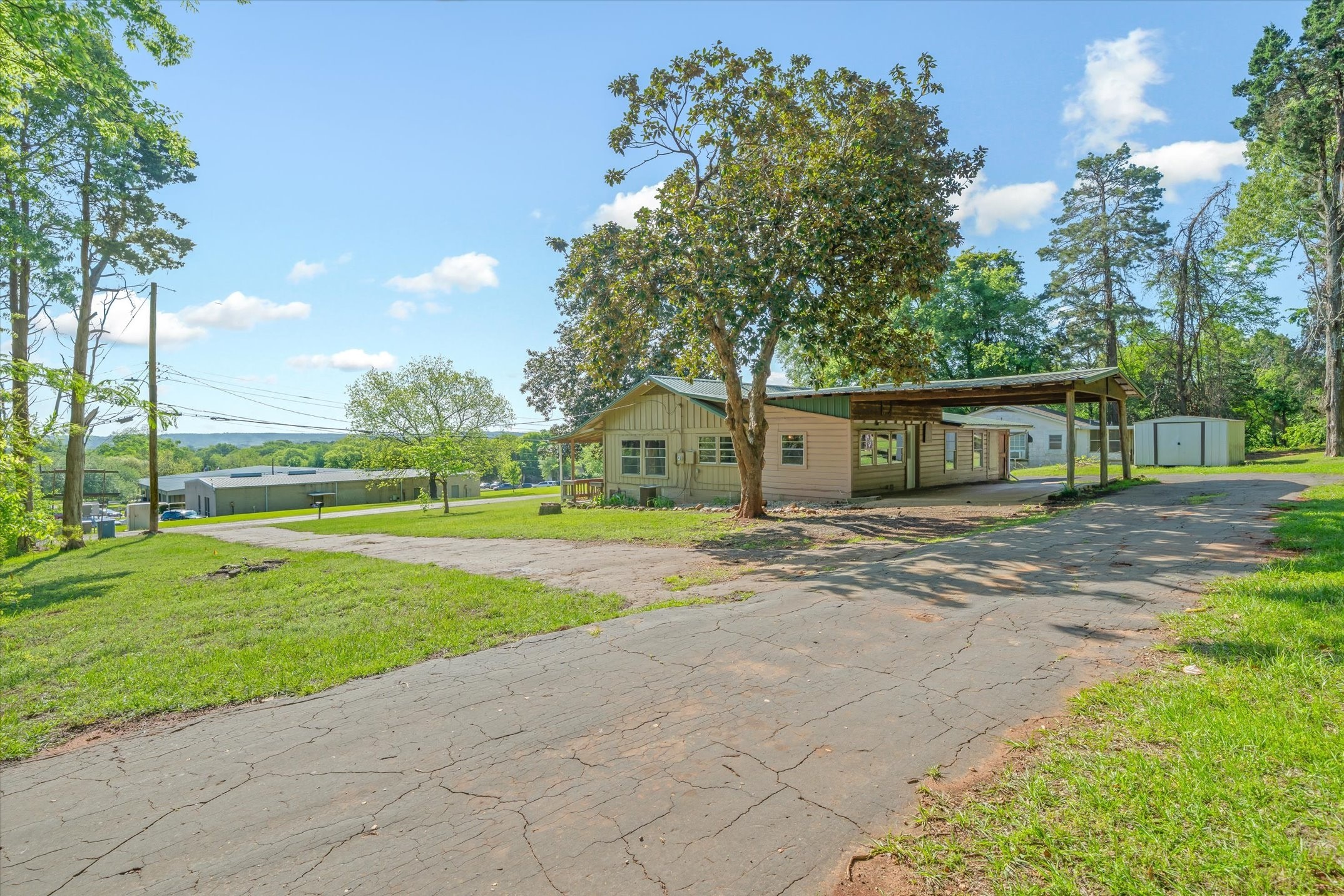505 N Willis Street Daingerfield TX 75638
