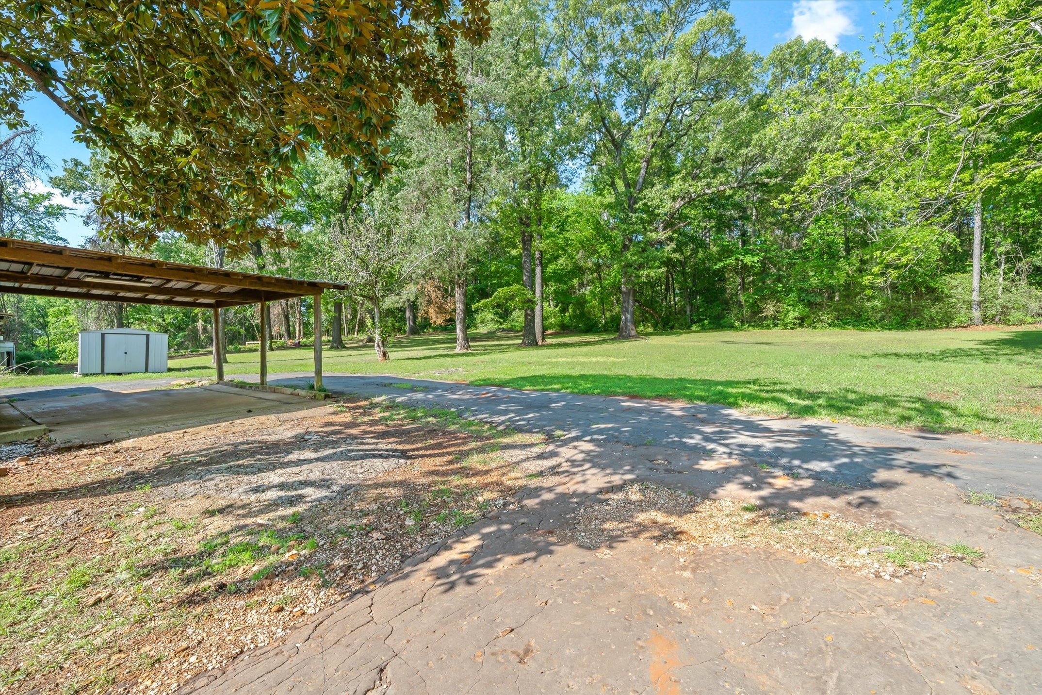 505 N Willis Street Daingerfield TX 75638
