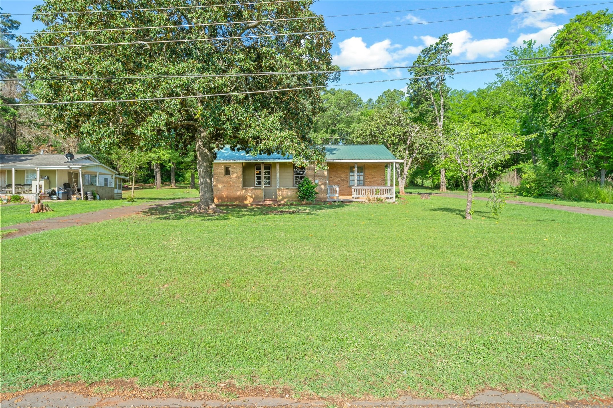 505 N Willis Street Daingerfield TX 75638