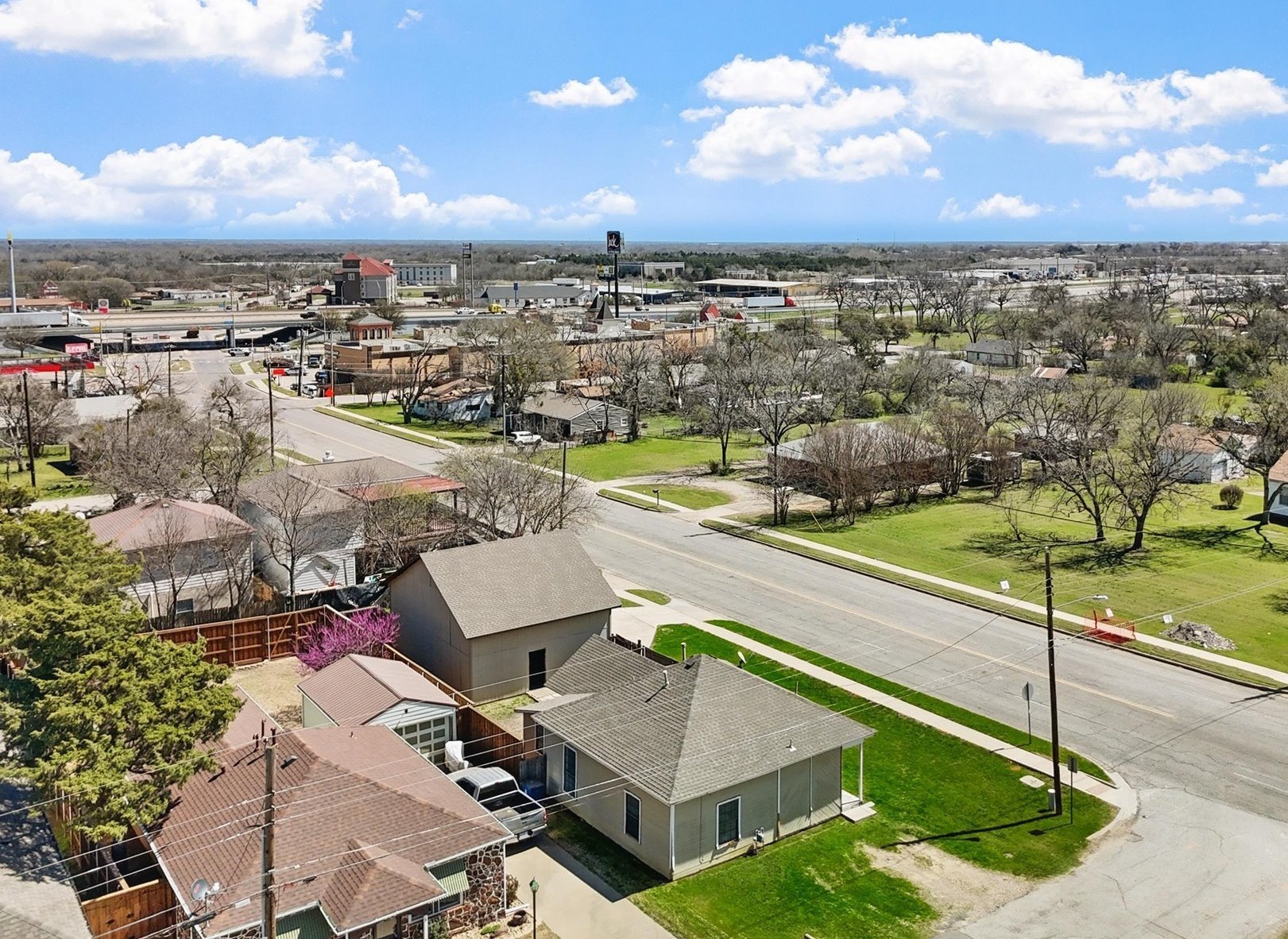 102 N Pacific Street Hutchins TX 75141