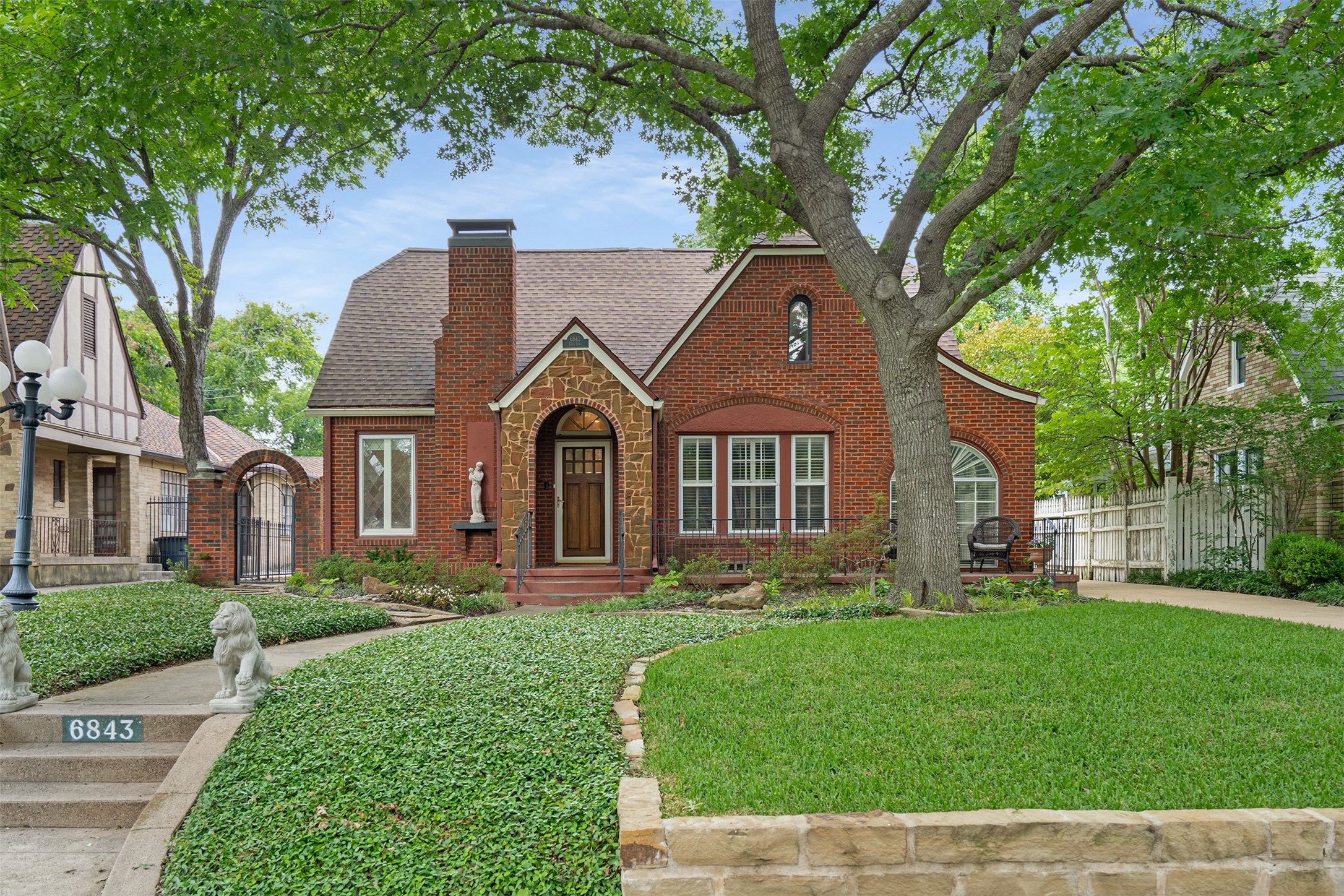 6843 Casa Loma Avenue Dallas TX 75214