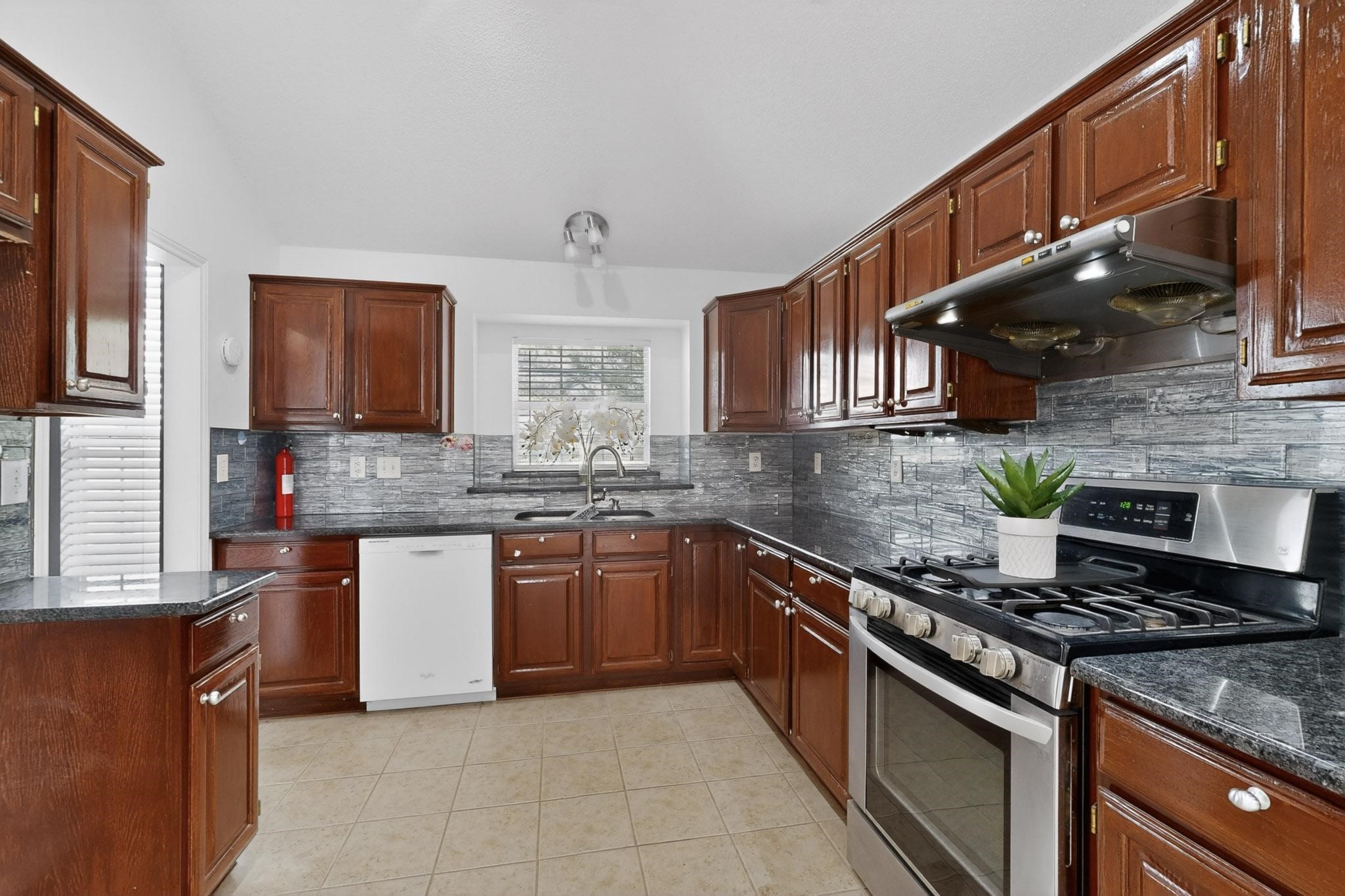 2522 Crosslands Drive Garland TX 75040