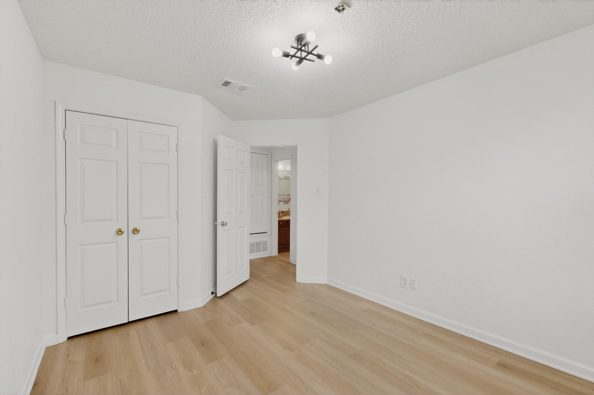 2522 Crosslands Drive Garland TX 75040