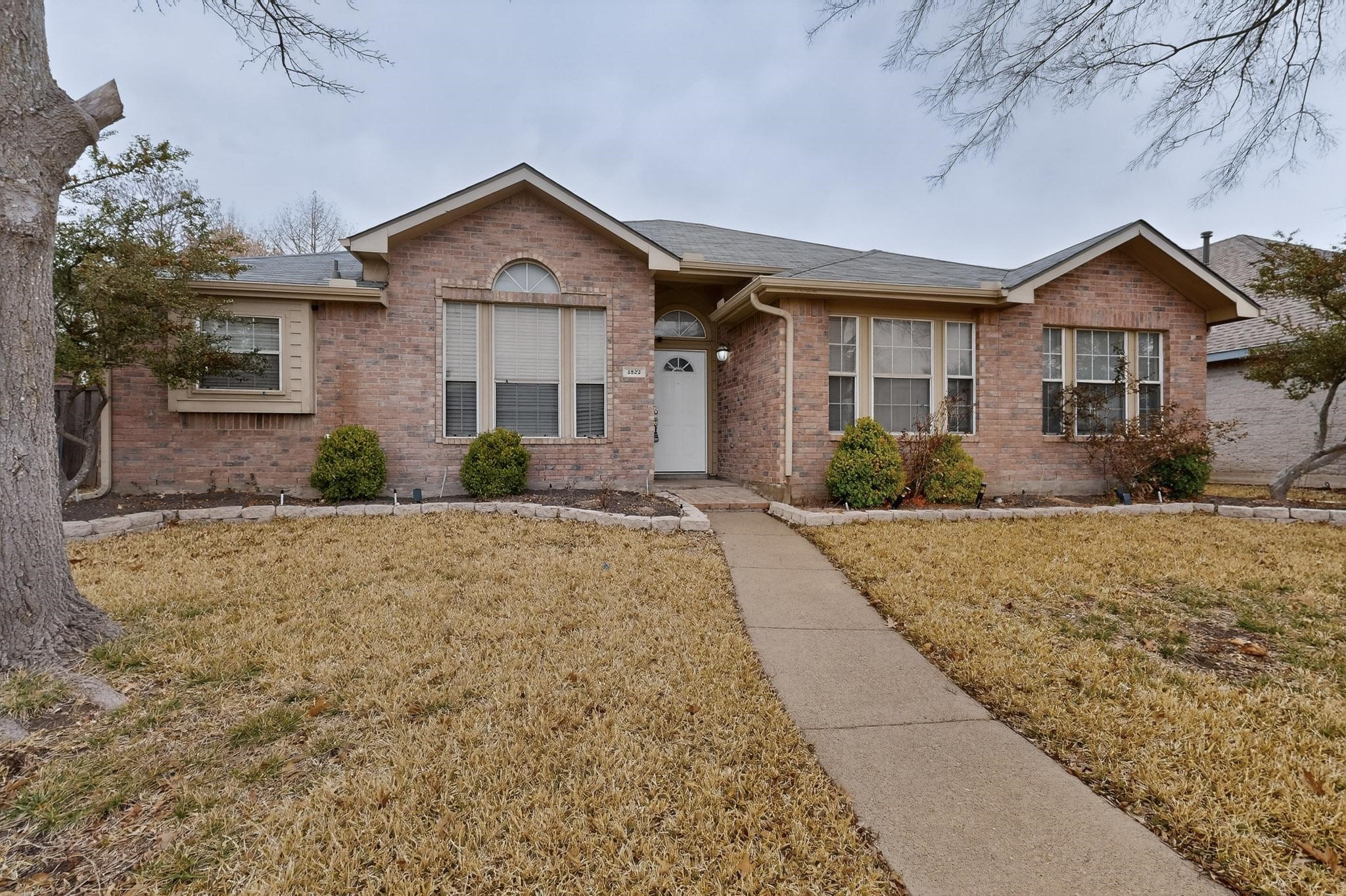 2522 Crosslands Drive Garland TX 75040