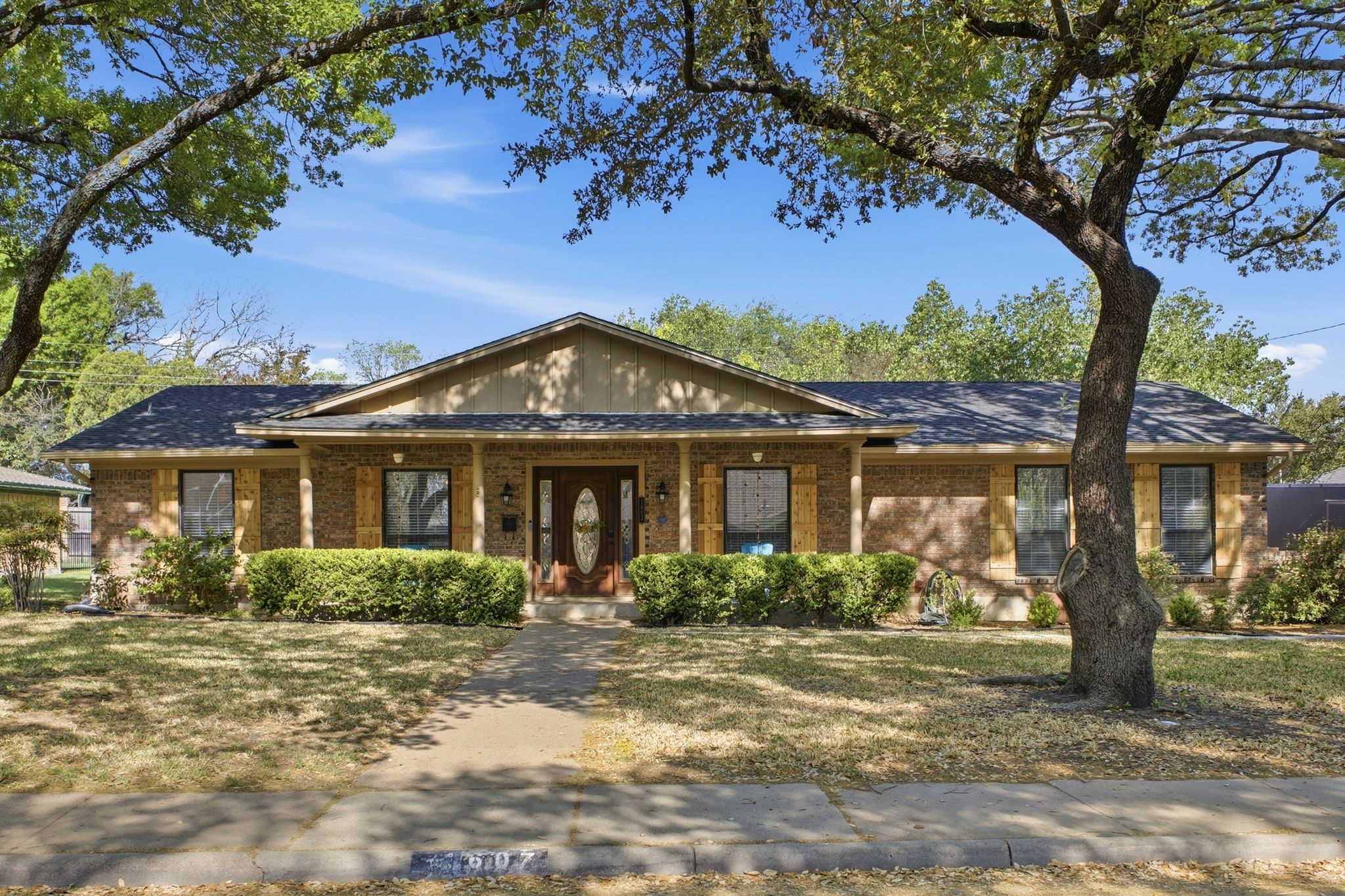 1607 Little Creek Drive Waxahachie TX 75165