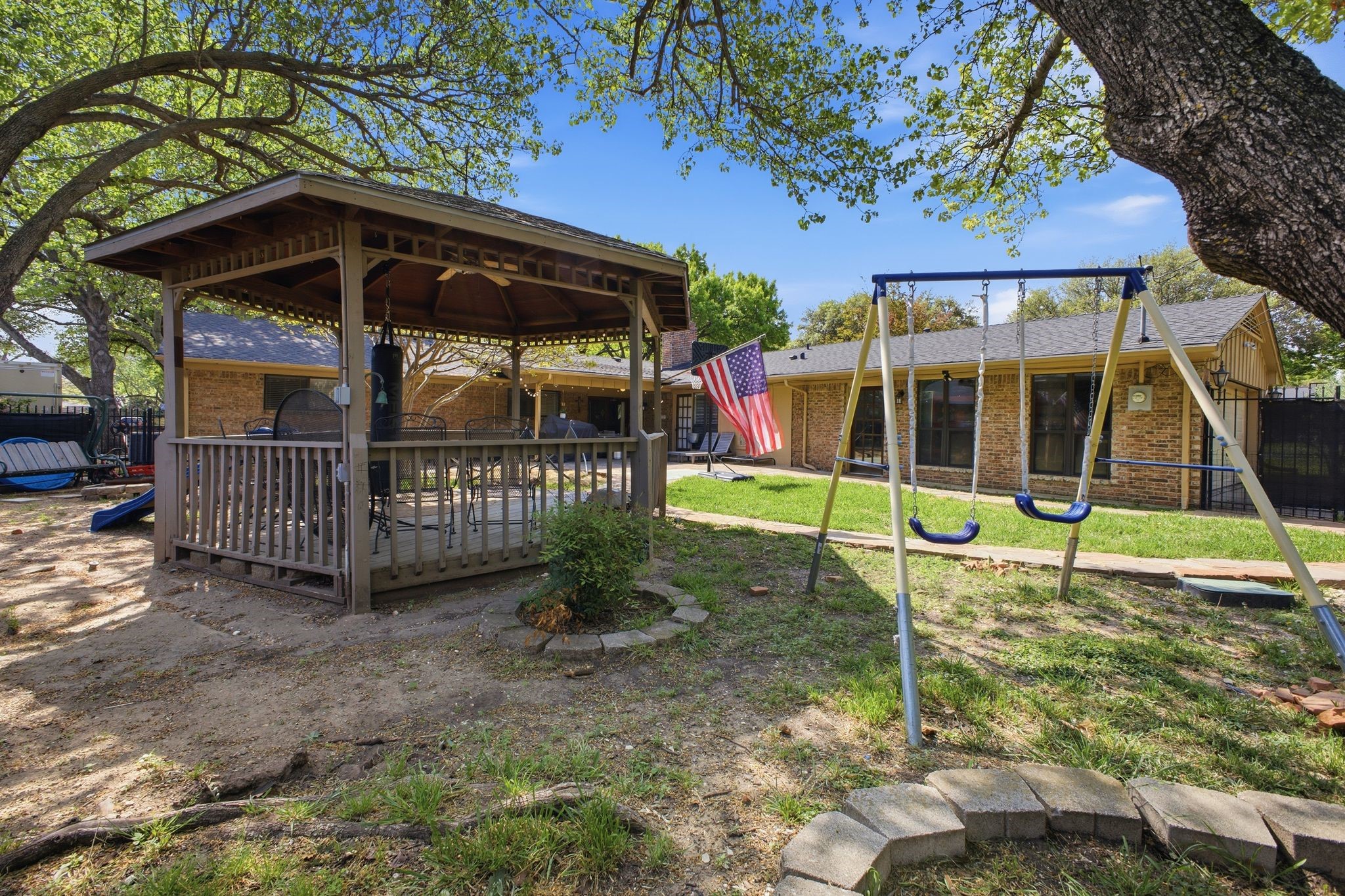1607 Little Creek Drive Waxahachie TX 75165