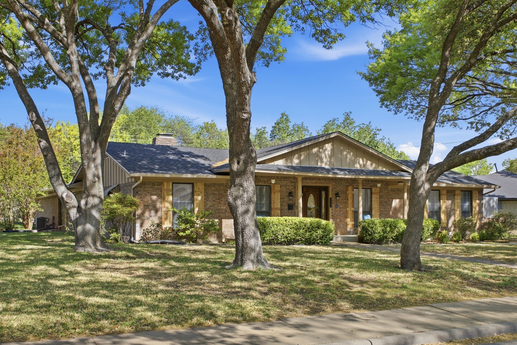 1607 Little Creek Drive Waxahachie TX 75165