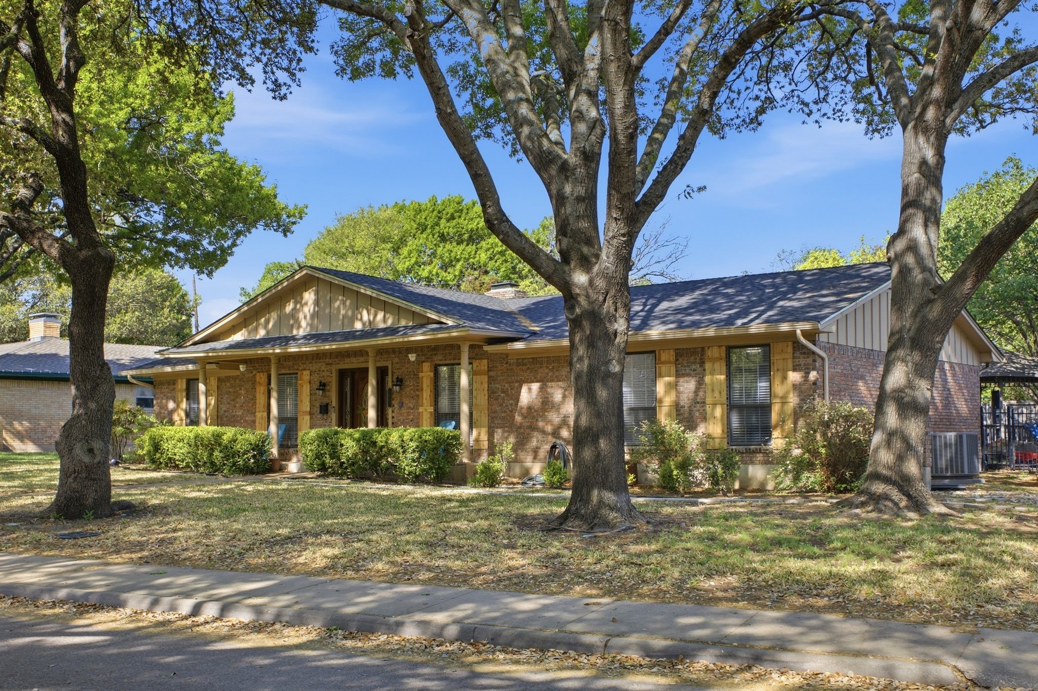 1607 Little Creek Drive Waxahachie TX 75165