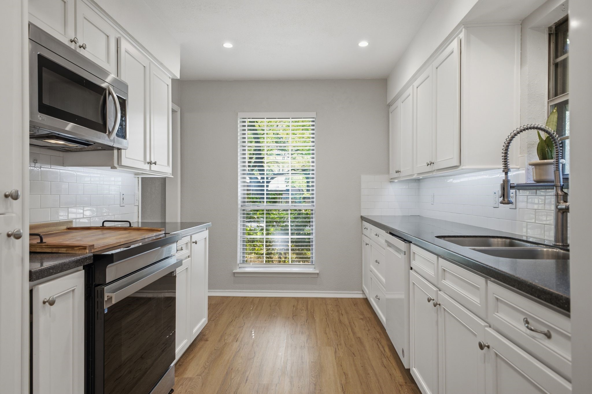1607 Little Creek Drive Waxahachie TX 75165