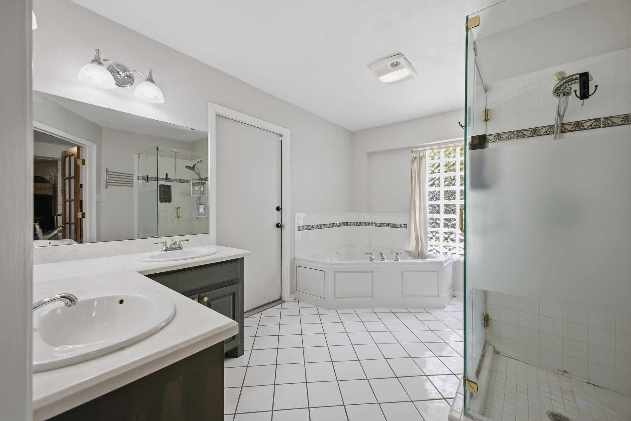 1607 Little Creek Drive Waxahachie TX 75165