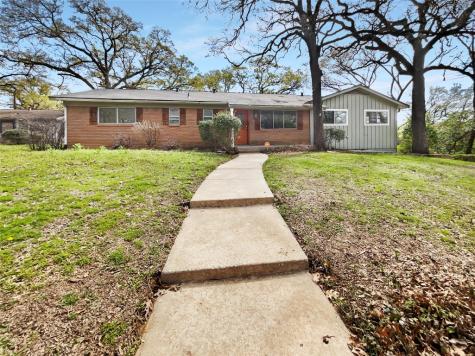 800 Cardinal Circle Bedford TX 76022