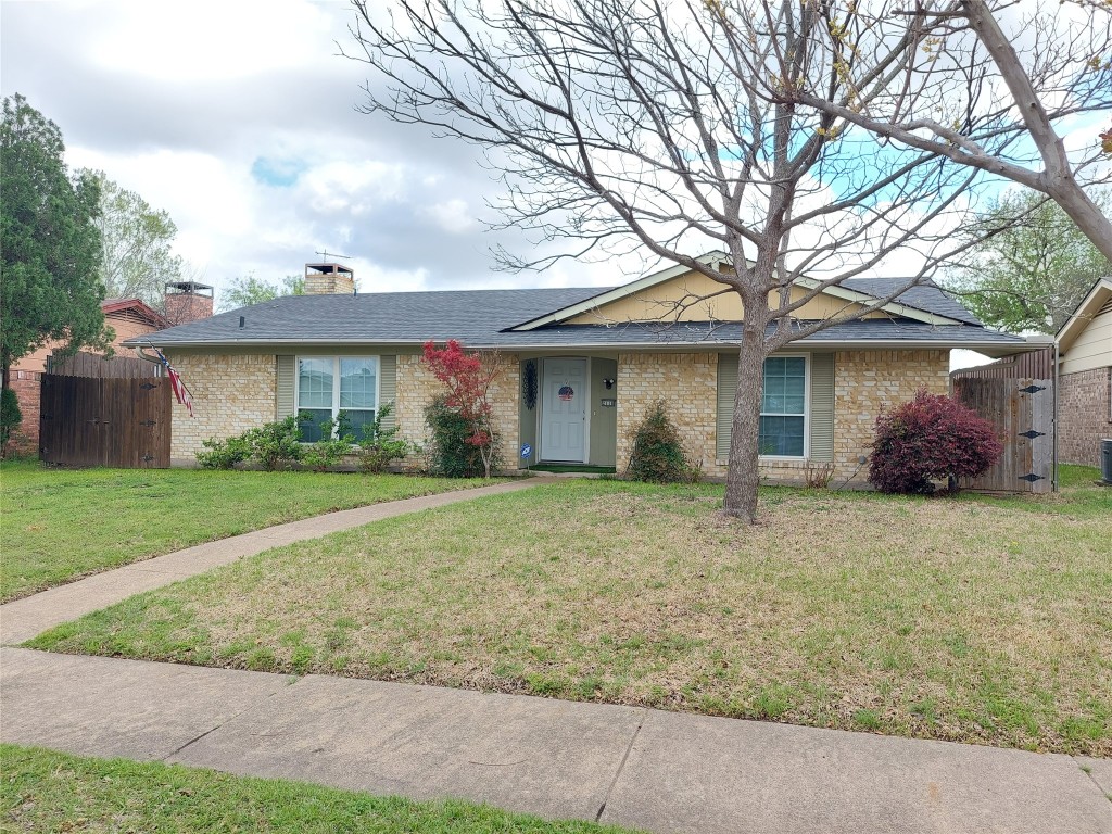 2118 Village Green Drive Garland TX 75044