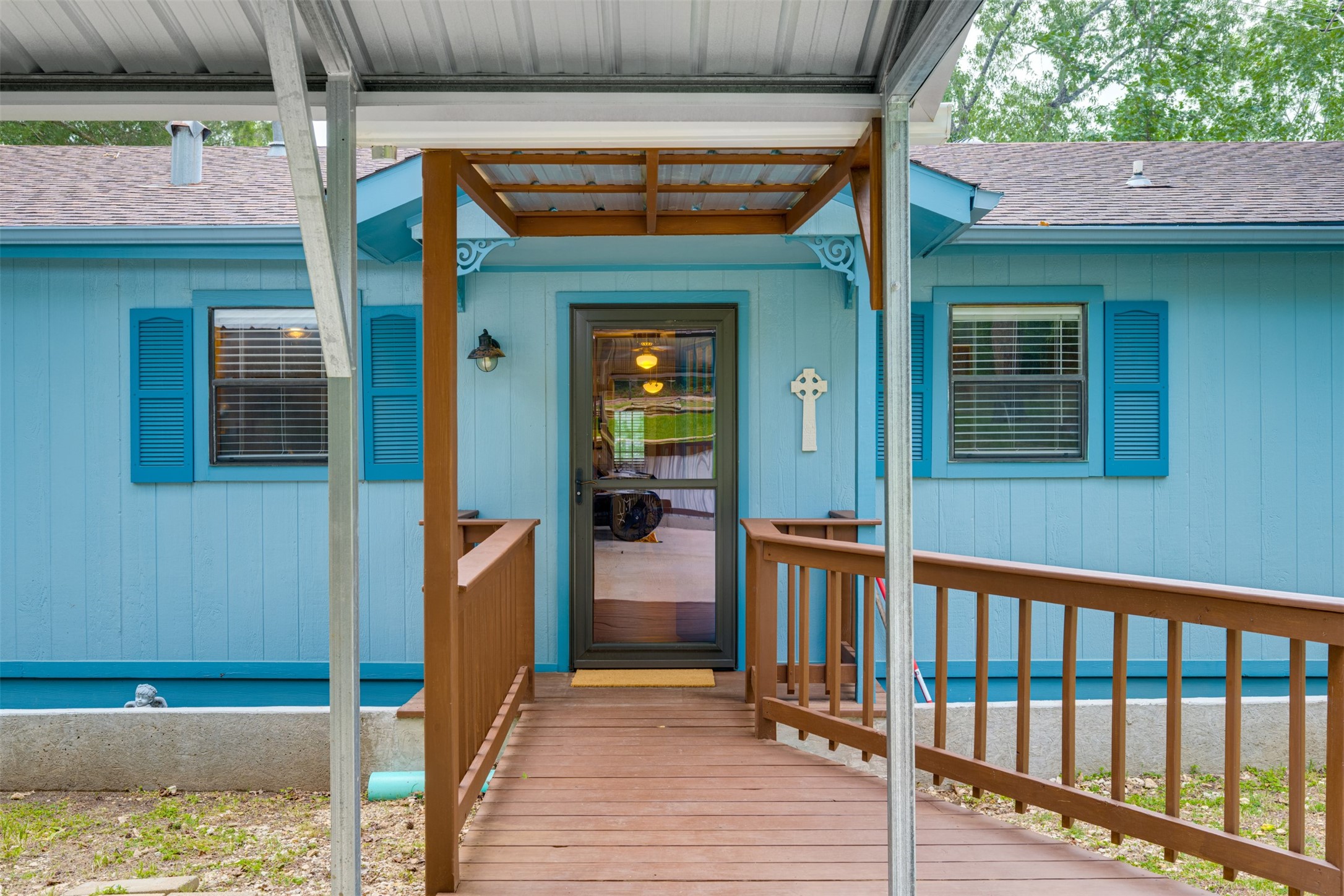 20 Waco Elkhart TX 75839