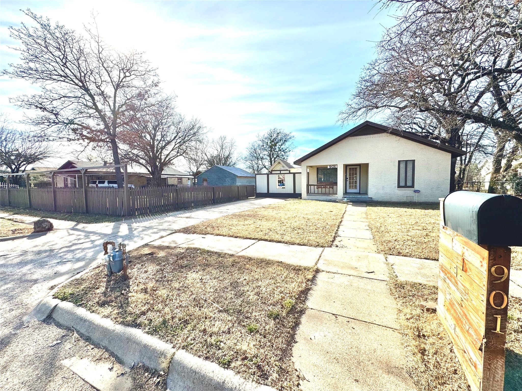 901 S Halbryan Street Eastland TX 76448