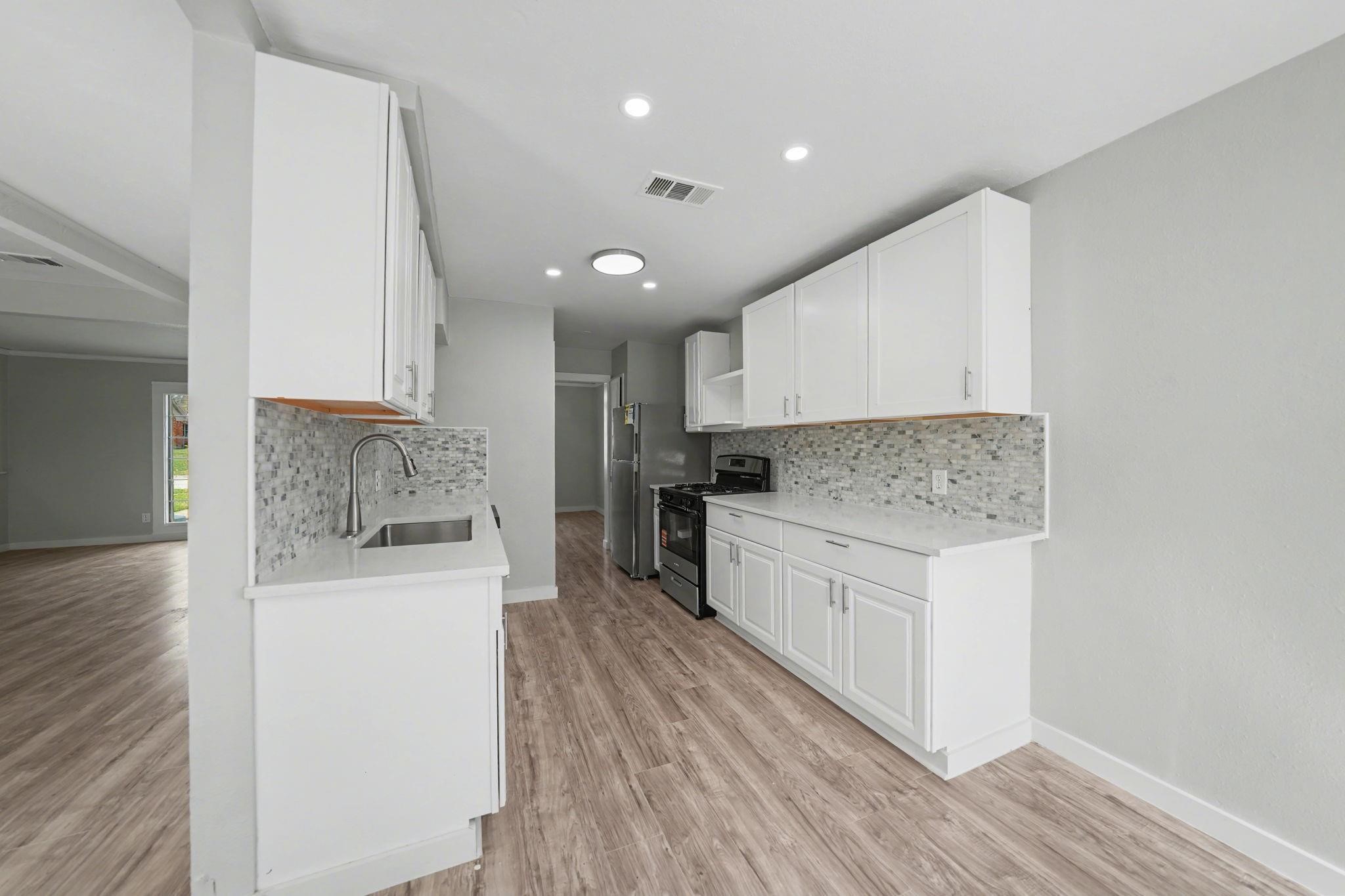 1120 Misty Glen Lane Dallas TX 75232