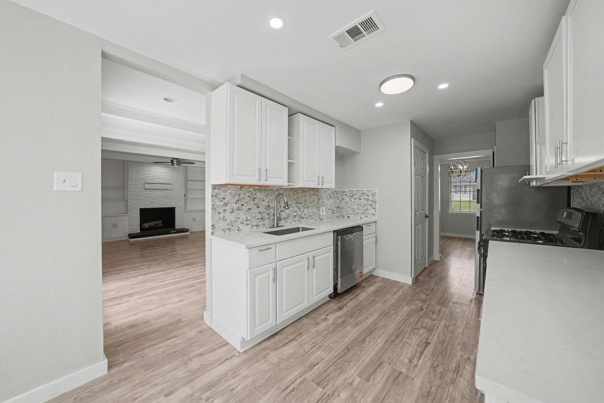 1120 Misty Glen Lane Dallas TX 75232