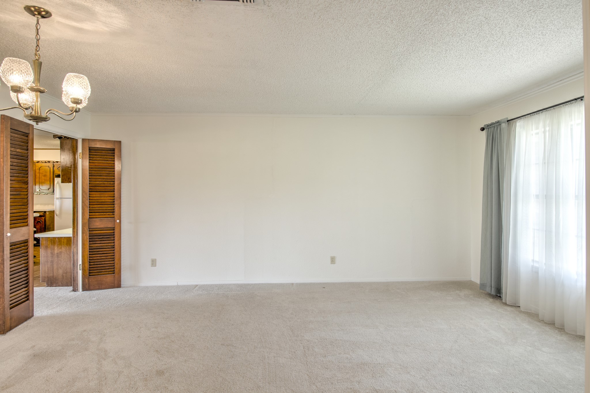 808 S Jefferson Street Pilot Point TX 76258