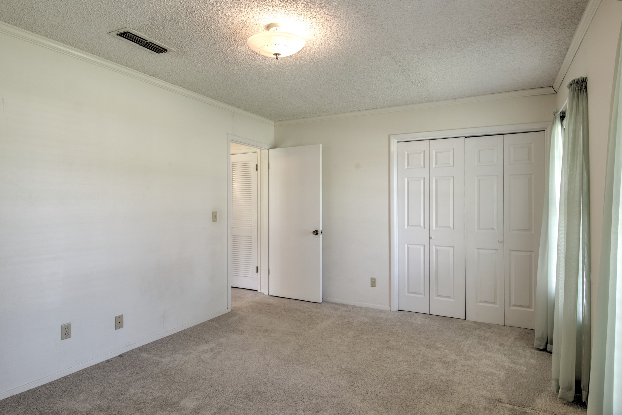 808 S Jefferson Street Pilot Point TX 76258