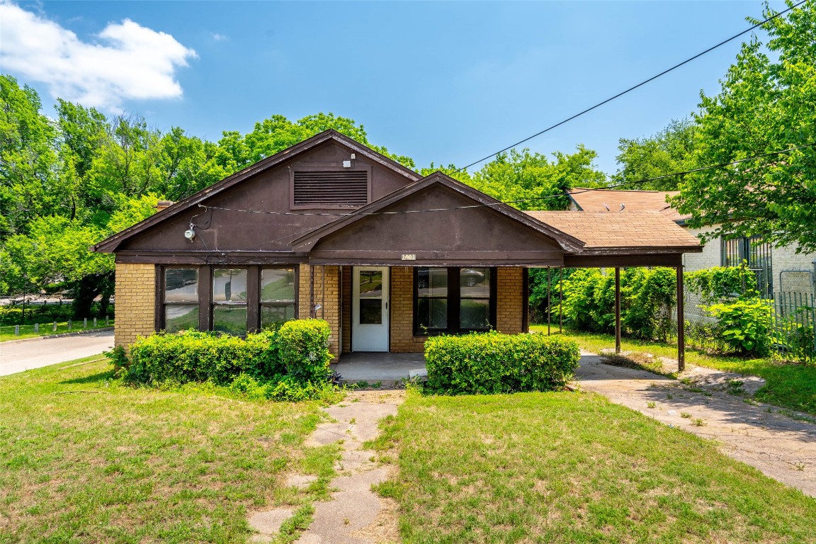 2002 Harlandale Avenue Dallas TX 75216