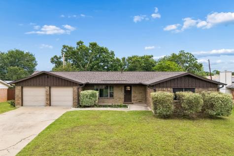 404 Glenwood Terrace Hurst TX 76053