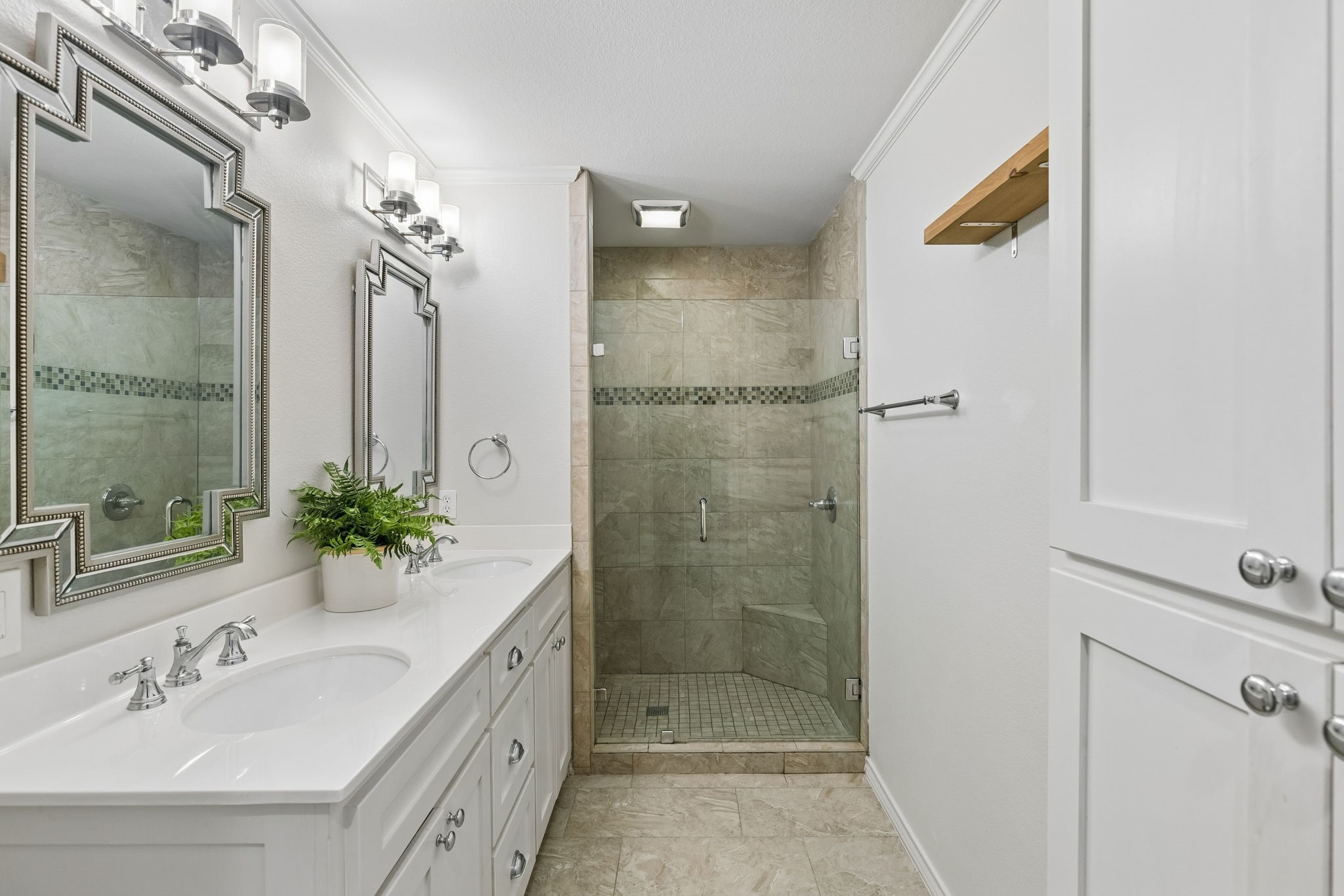 404 Glenwood Terrace Hurst TX 76053