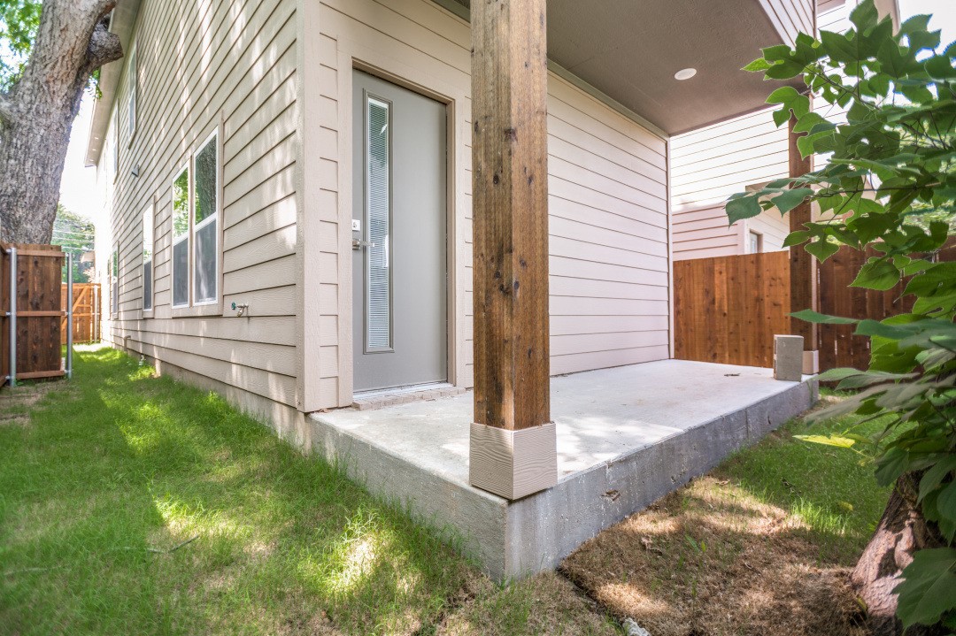 2422 Starks Avenue Dallas TX 75215