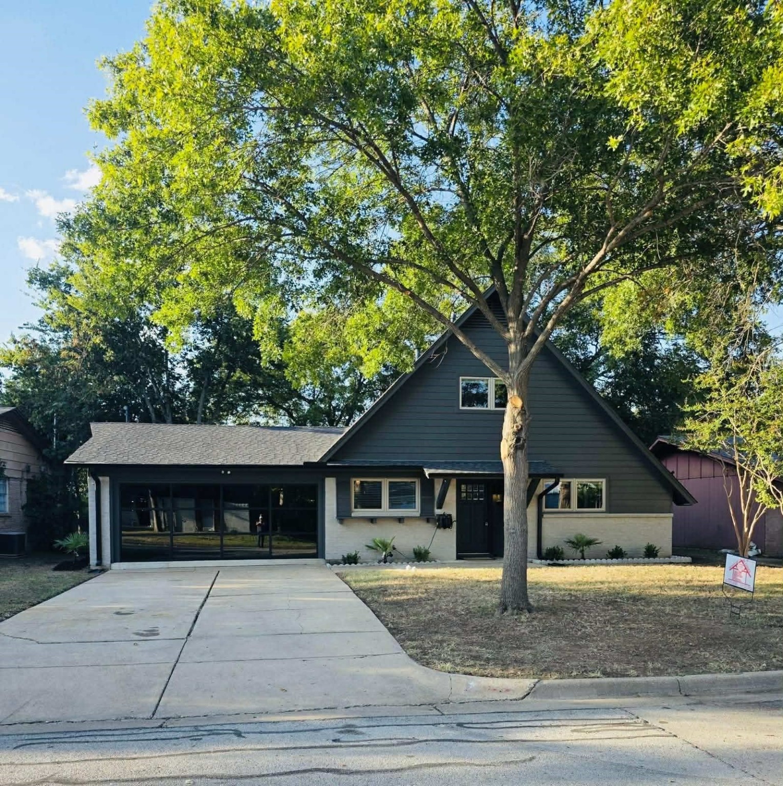 324 Lena Lane Burleson TX 76028