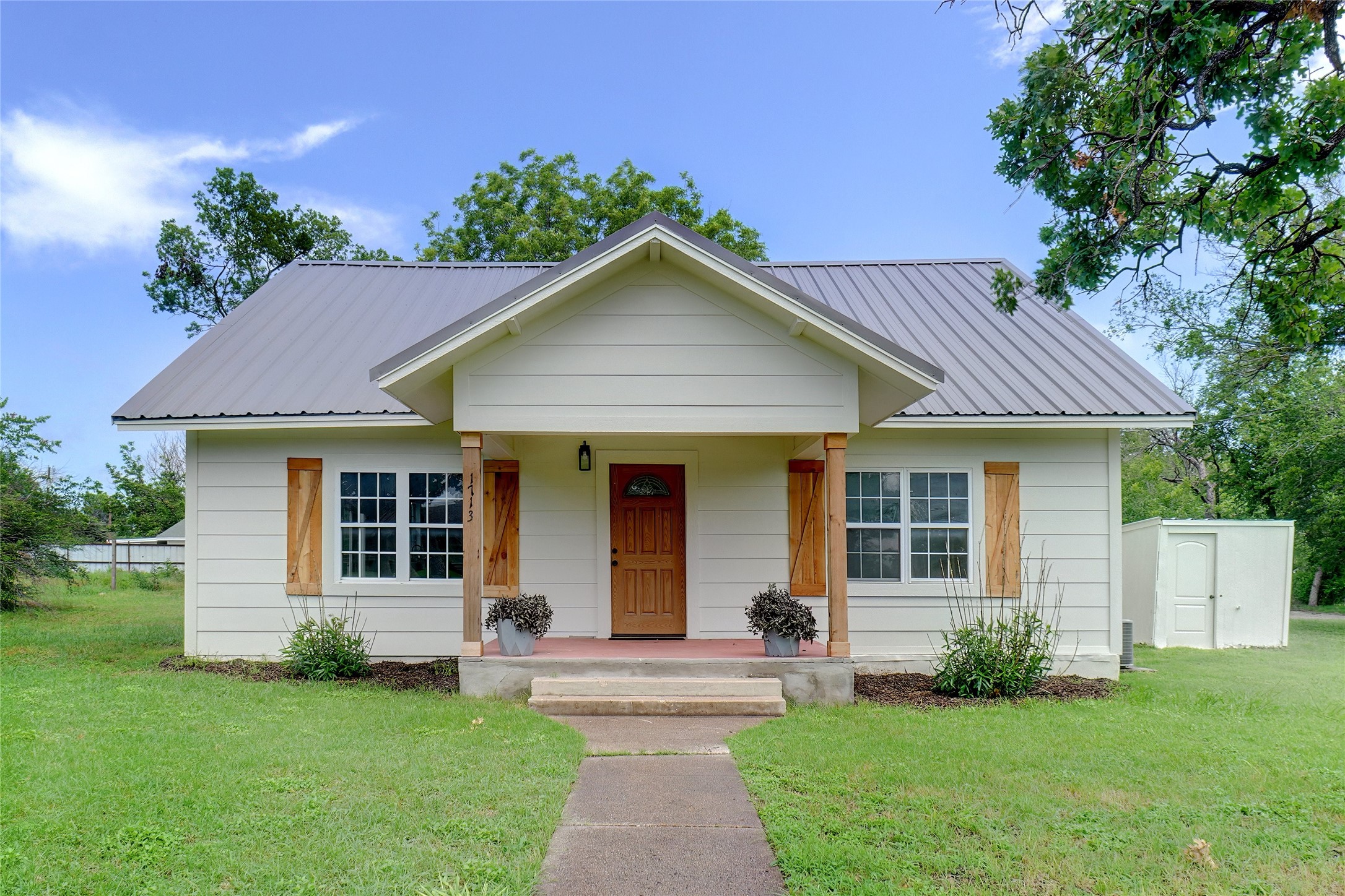 1713 Cates Street Bridgeport TX 76426