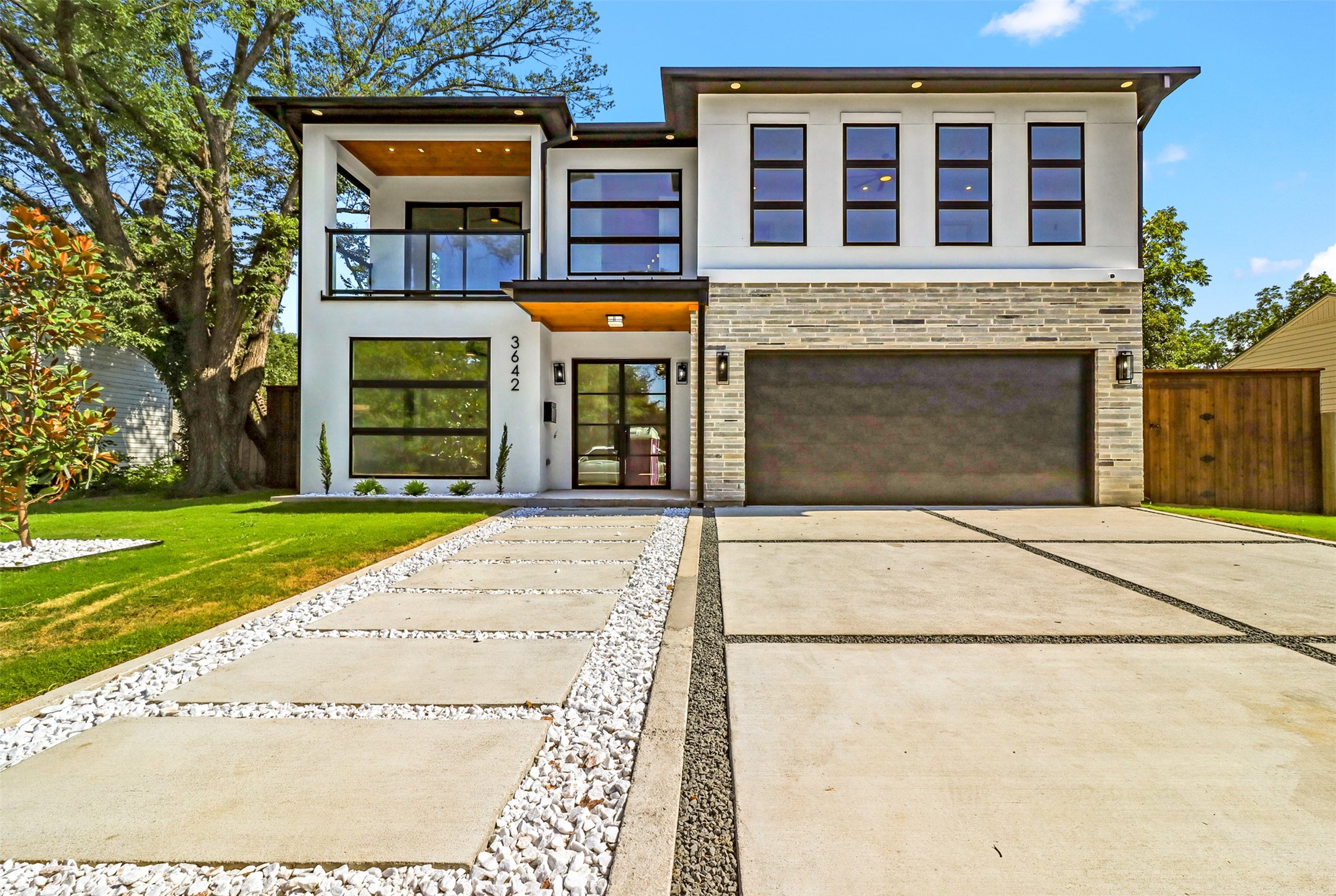 3642 Manana Drive Dallas TX 75220