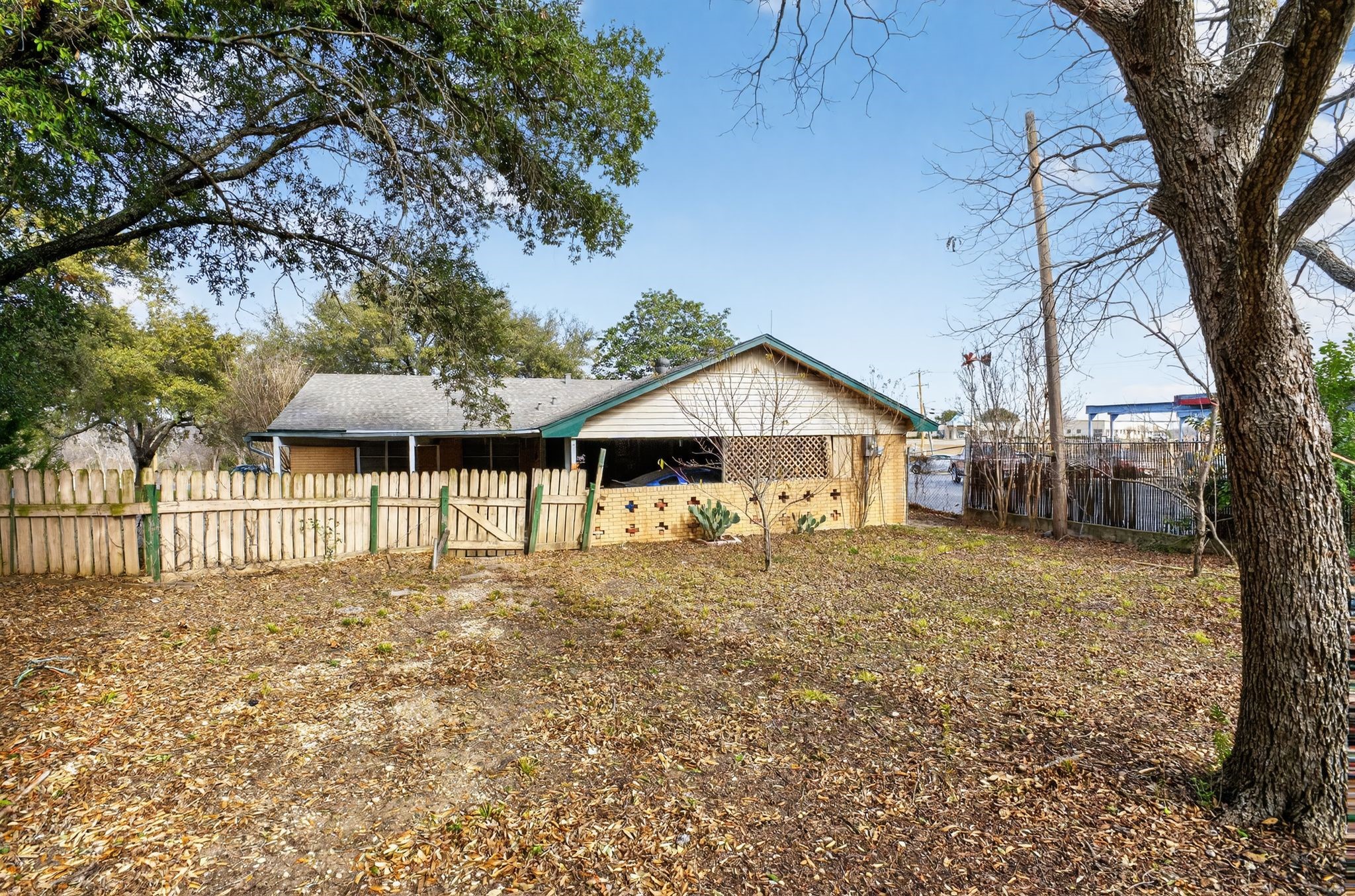 1304 E Franklin Street Hillsboro TX 76645