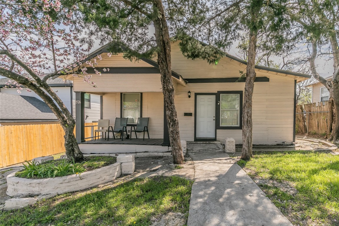 1526 Padgitt Avenue Dallas TX 75203