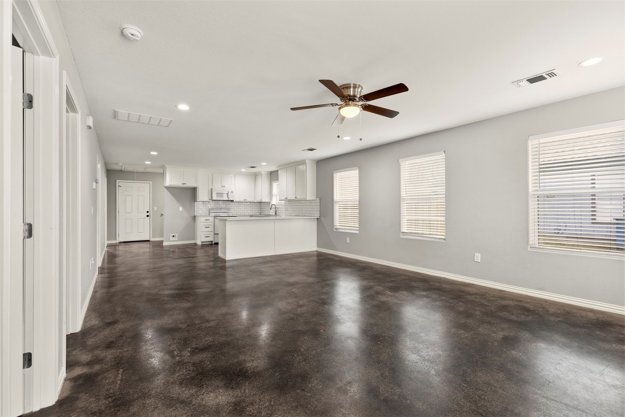 933 Rice Street Denison TX 75020