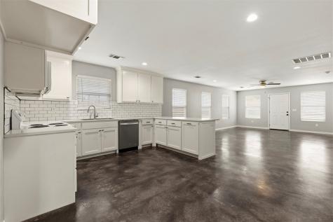 933 Rice Street Denison TX 75020