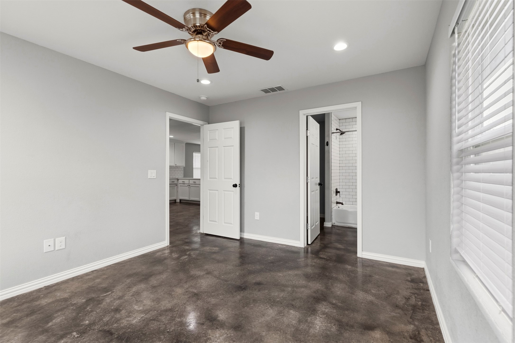 933 Rice Street Denison TX 75020