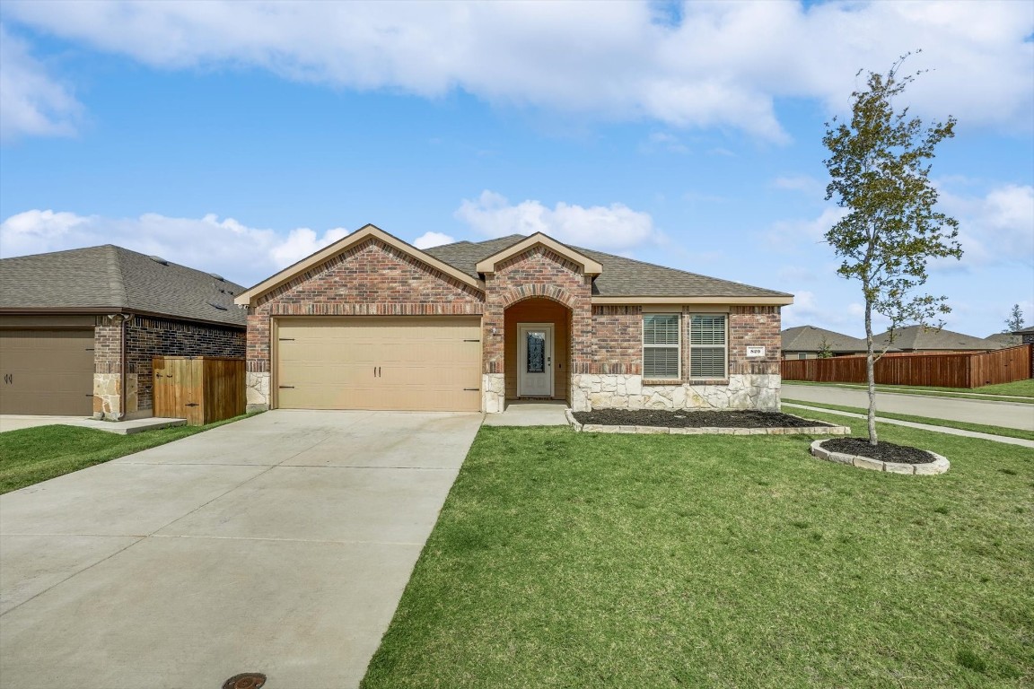 829 English Drive Aubrey TX 76227