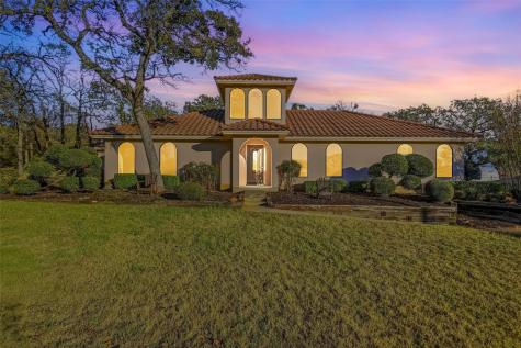 612 Shady Oaks Trail Burleson TX 76028