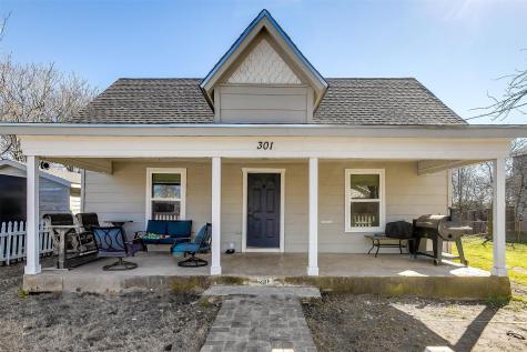 301 S Watson Street Alvarado TX 76009