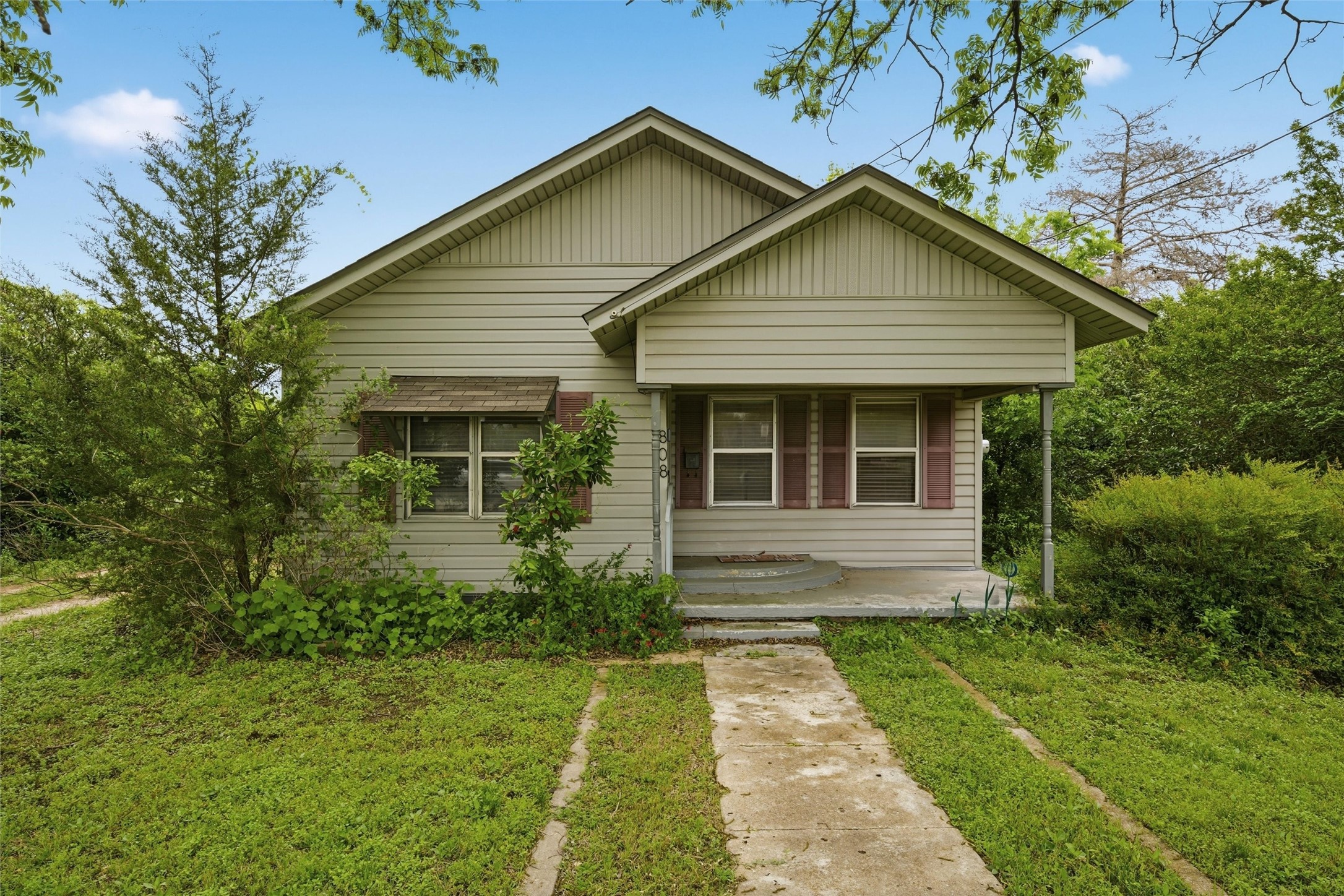 808 N Reagan Street West TX 76691