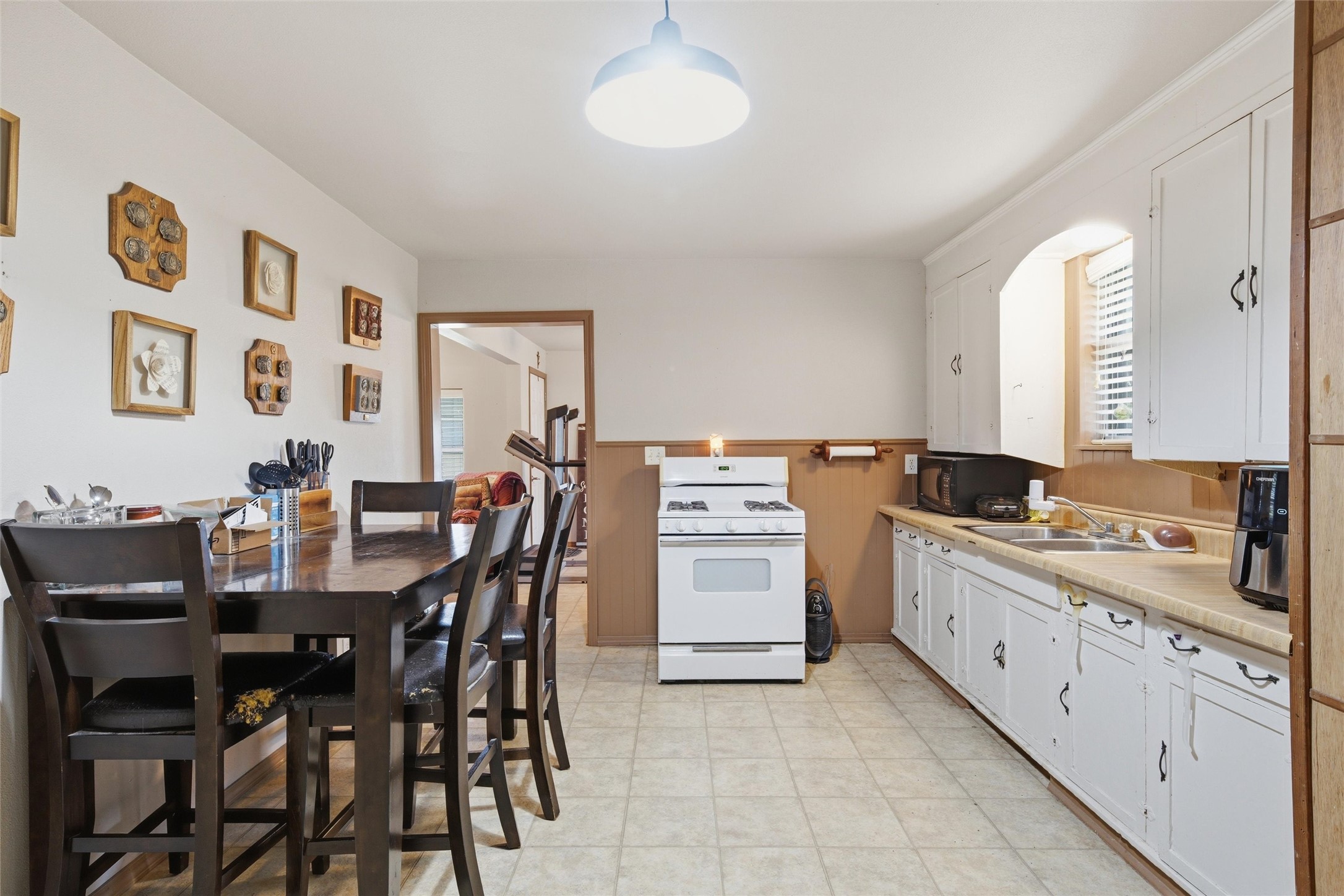 808 N Reagan Street West TX 76691