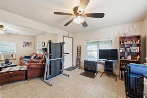 808 N Reagan Street West TX 76691