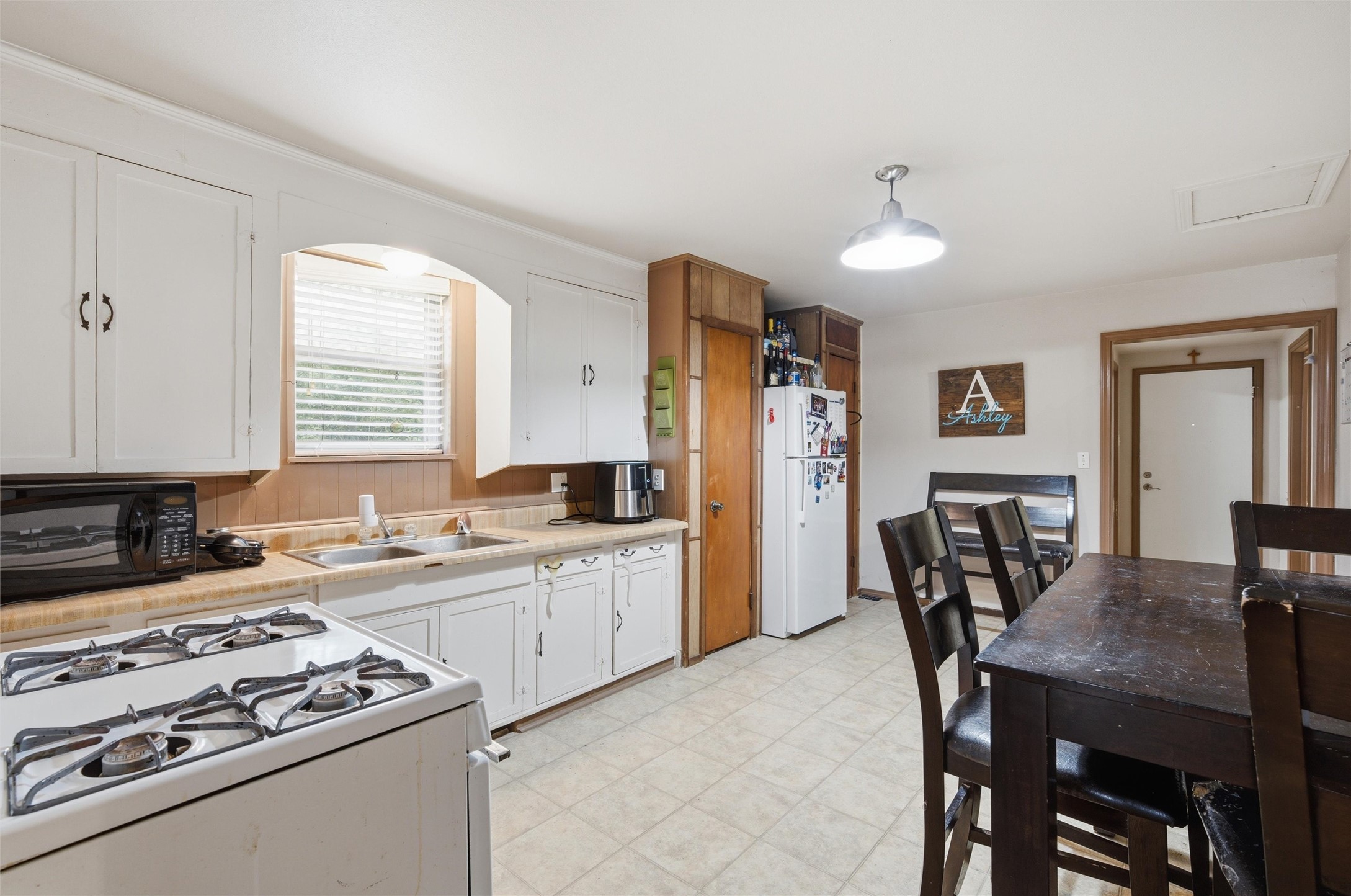 808 N Reagan Street West TX 76691