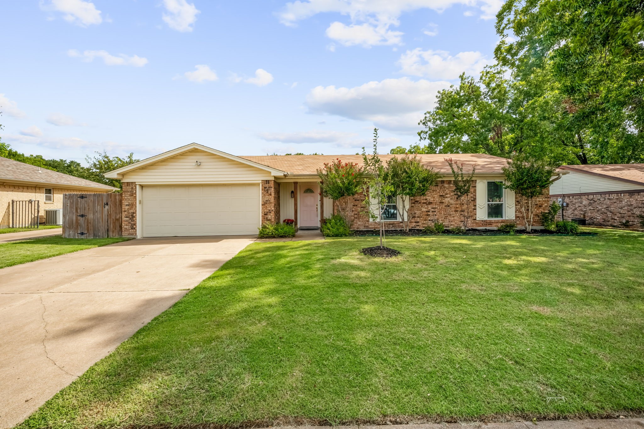 124 Amory Drive Benbrook TX 76126