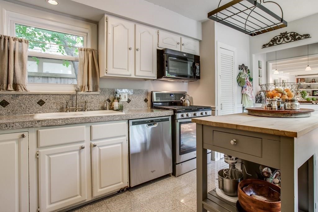 6043 Llano Avenue Dallas TX 75206