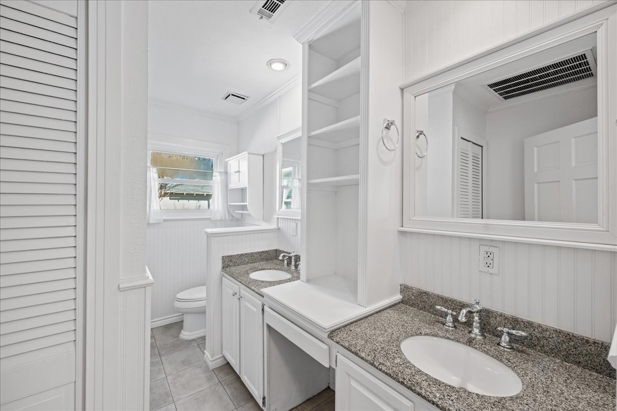 6043 Llano Avenue Dallas TX 75206
