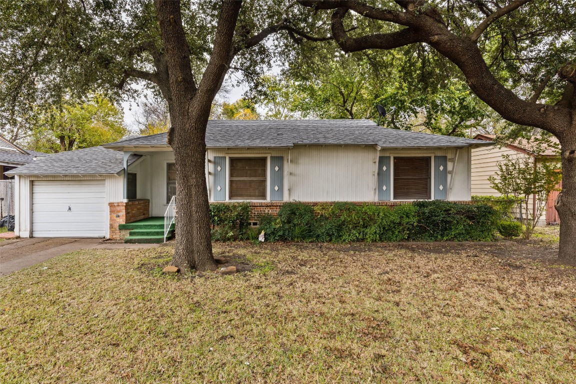 1326 Traymore Avenue Dallas TX 75217