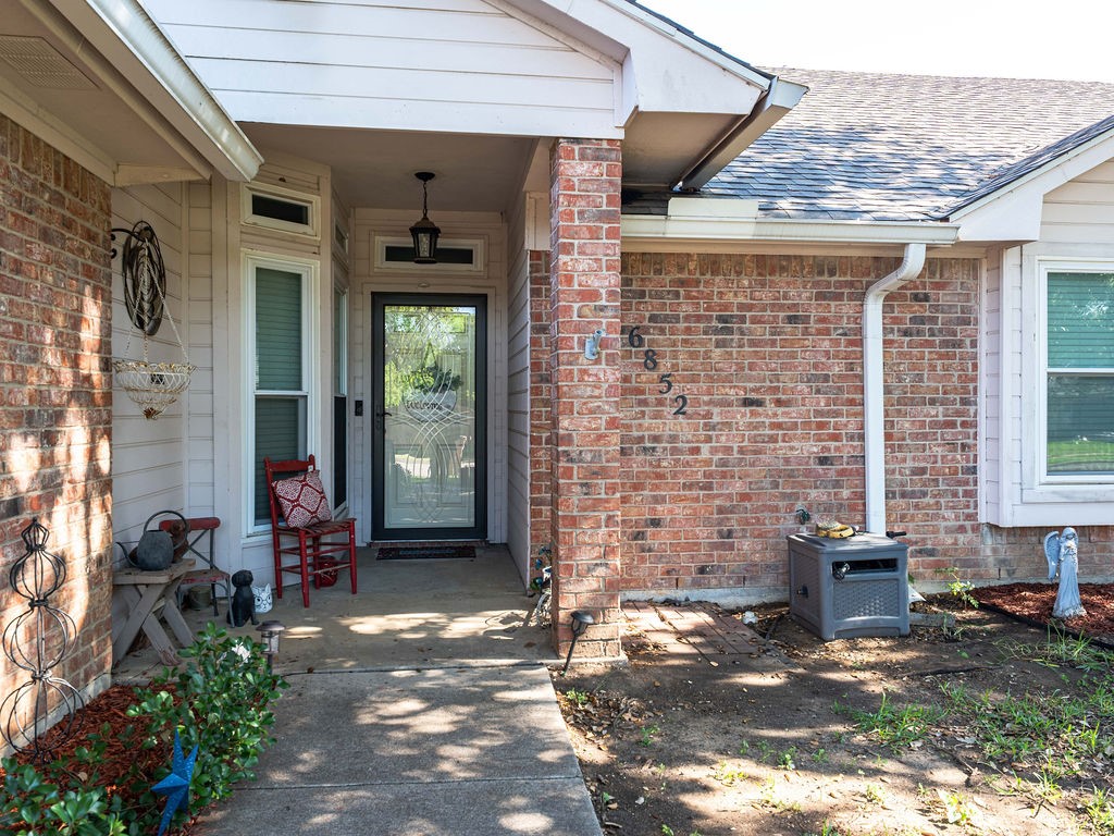6852 Megan Lane North Richland Hills TX 76182